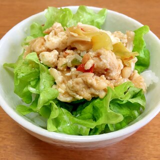 鶏ひき肉と豆腐の小丼